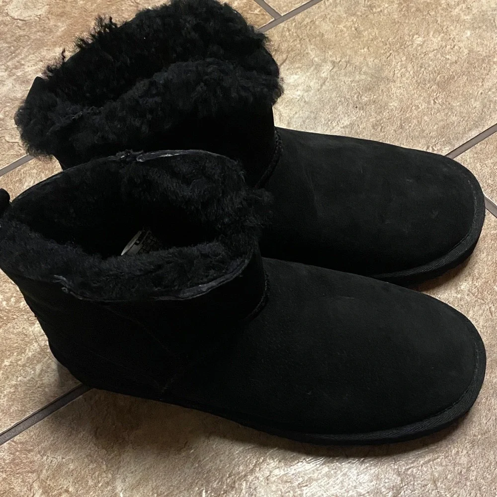 Lam Women's Cozy Black Sheepskin Slippers/Boots  Fall Winter Cozy Durable